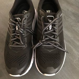 Brand new Hoka Clifton 6